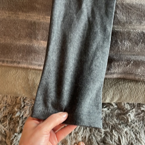 Gray stretchy pants Guess jeans size 24 - Picture 16 of 16